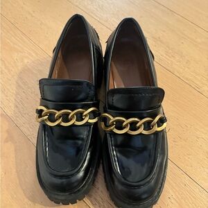 Elegant Black Loafers with Gold Chain